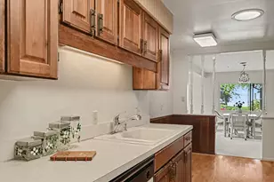 51 Pine St, South Haven, MI 49090 - Photo 16