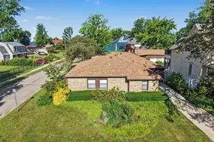 51 Pine St, South Haven, MI 49090 - Photo 1