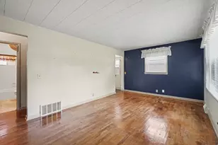 1332 Colgrove Ave, Kalamazoo, MI 49048 - Photo 2