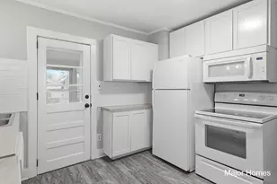839 Crescent St NE, Grand Rapids, MI 49503 - Photo 14