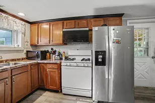 62 S Stewart St, Muskegon, MI 49442 - Photo 6