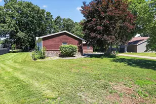 56800 Bow Dr, Three Rivers, MI 49093 - Photo 2
