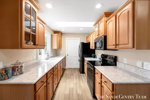 931 Bluff Creek Dr, Grand Haven, MI 49417 - Photo 18