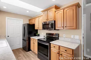 931 Bluff Creek Dr, Grand Haven, MI 49417 - Photo 16
