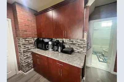 2954 Goodson Street, Hamtramck, MI 48212 - Photo 32