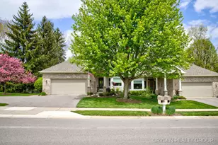 2137 Lamberton Creek Ln NE, Grand Rapids, MI 49505 - Photo 2