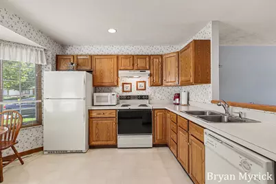 1581 Castlemaine Drive #2, Zeeland, MI 49464 - Photo 4