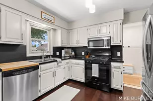 7366 Harmon Ln, Jenison, MI 49428 - Photo 8
