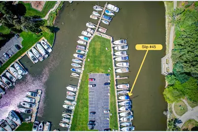 45 Wharfside, Grand Haven, MI 49417 - Photo 2