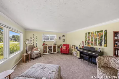 34 W 37th Street, Holland, MI 49423 - Photo 4