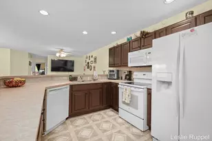 98 Homestead Acres Rd NW, Sparta, MI 49345 - Photo 4