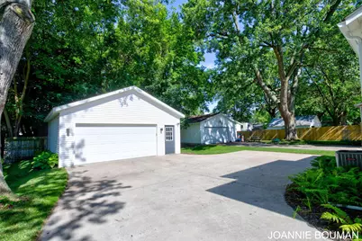 228 N Ottawa Street, Zeeland, MI 49464 - Photo 2