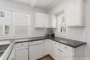 228 N Ottawa St, Zeeland, MI 49464 - Photo 10