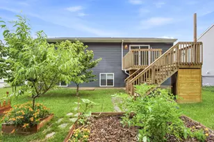 557 Swan River Dr, Benton Harbor, MI 49022 - Photo 28