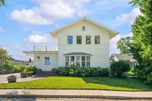 347 Ridgeway St, Saint Joseph, MI 49085 - Photo 1