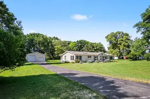342 W Cherry St NE, Cedar Springs, MI 49319 - Photo 2