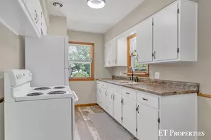 7695 Thomas Ave, Jenison, MI 49428 - Photo 12
