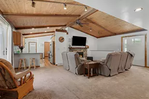 10836 Stadium Dr, Kalamazoo, MI 49009 - Photo 4