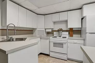 10836 Stadium Dr, Kalamazoo, MI 49009 - Photo 18