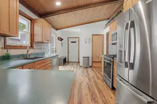 10836 Stadium Dr, Kalamazoo, MI 49009 - Photo 6