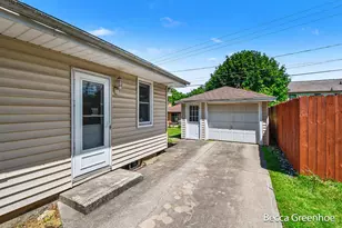 111 Katherine Dr NE, Grand Rapids, MI 49505 - Photo 24