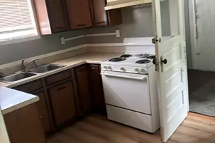 8 E South St, Hillsdale, MI 49242 - Photo 6