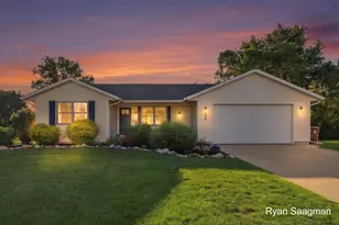312 Maizie Ln, Sparta, MI 49345 - Photo 2