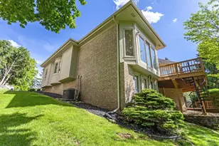 28044 Hickory Cir, Farmington, MI 48331 - Photo 52