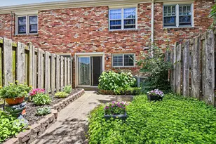 2529 Abbington Dr SE, Grand Rapids, MI 49506 - Photo 18