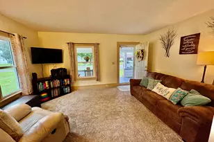807 Concord Blvd, Jackson, MI 49202 - Photo 6