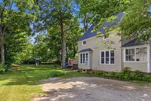 229 Robinson St, Allegan, MI 49010 - Photo 2