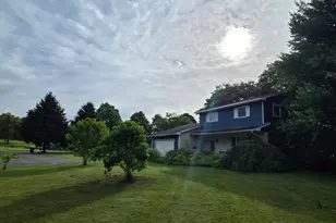 22948 N Uldriks Dr, Battle Creek, MI 49017 - Photo 2