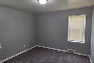 9245 Archdale St, Detroit, MI 48228 - Photo 8