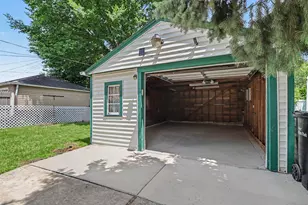 9885 Hubert Ave, Allen Park, MI 48101 - Photo 32