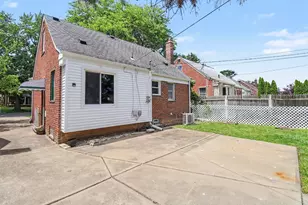 9885 Hubert Ave, Allen Park, MI 48101 - Photo 30