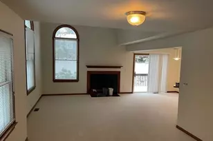 2445 Mulberry Ct, Ann Arbor, MI 48104 - Photo 4