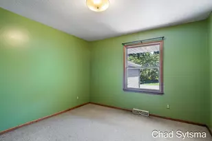 193 Laurelwood Ct SW, Grand Rapids, MI 49548 - Photo 10