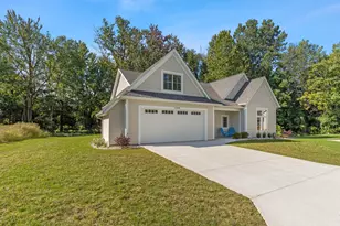 1500 Poppy Pt Dr, Jenison, MI 49428 - Photo 2