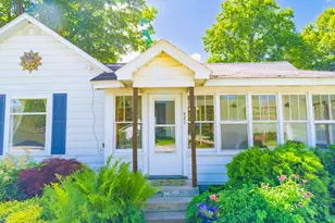 227 N Franklin St, Lawton, MI 49065 - Photo 2