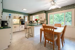 1705 Derbyshire St SE, Grand Rapids, MI 49508 - Photo 16
