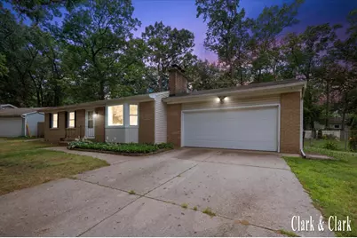 4747 Marshall Avenue SE, Grand Rapids, MI 49508 - Photo 2