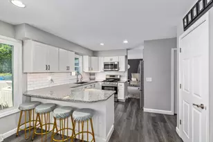 2576 Mapleview St SE, Grand Rapids, MI 49508 - Photo 8