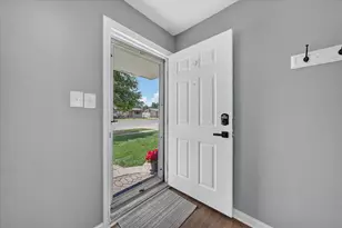 34330 Florence St, Westland, MI 48185 - Photo 10