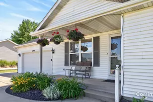 2146 E Maple Ct, Zeeland, MI 49464 - Photo 2