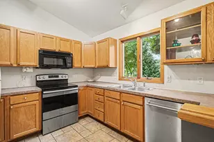 2922 Riley Ridge Rd, Holland, MI 49424 - Photo 4