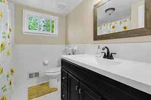 25286 Castlewood Dr, Trenton, MI 48183 - Photo 10