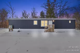 5017 S Sunray Ct, Idlewild, MI 49642 - Photo 2