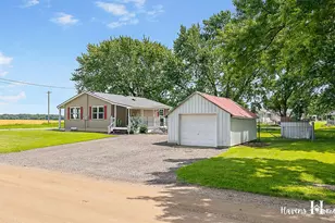 25 W Tupper Lake Rd, Lake Odessa, MI 48849 - Photo 2
