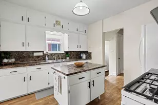 825 Oaklawn St NE, Grand Rapids, MI 49505 - Photo 16