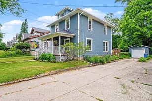54 Lowell Ave NE, Grand Rapids, MI 49503 - Photo 4